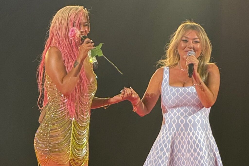 Sorpresivo Regreso de Amaia Montero en Concierto de Karol G: «Hay Cosas Raras»