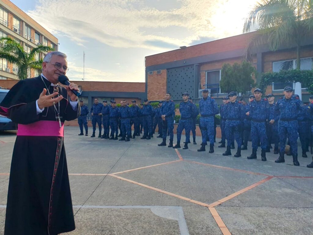 Monseñor José Libardo Garcés Monsalve visita a los hermanos privados de la libertad