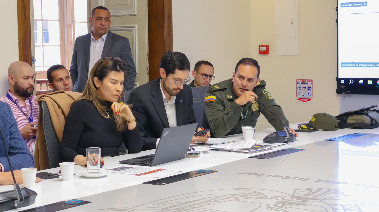 Gobierno impulsa medidas para mejorar la convivencia y seguridad en el fútbol colombiano