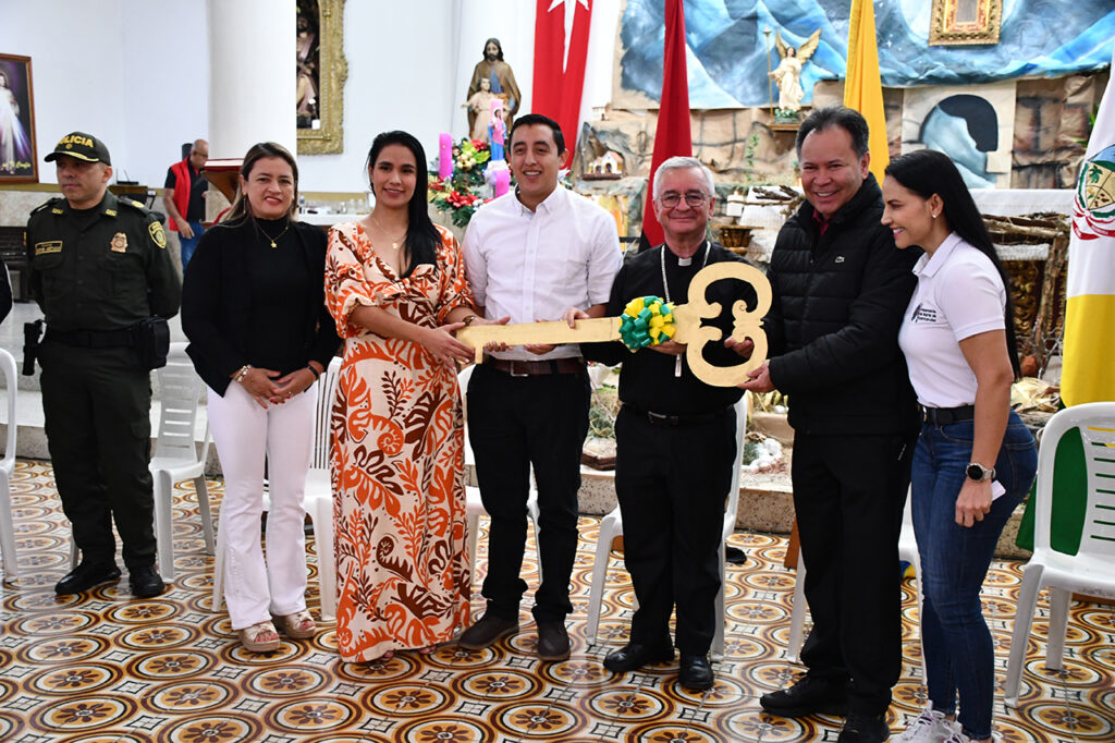 La parroquia de Nuestra Señora de Lourdes cede el Colegio Raimundo Ordoñez Yáñez al municipio