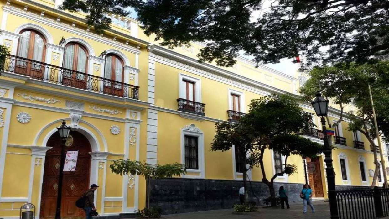 Cancillería emite restricciones a diplomáticos de Países Bajos, Francia e Italia que están en Caracas