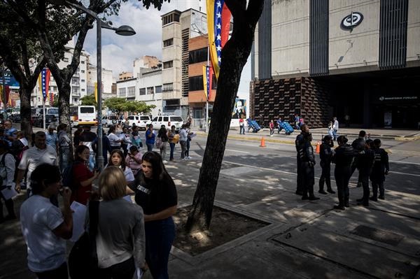 Familiares de «presos políticos» en Venezuela exigen nuevamente la revisión de los casos Familiares de «presos políticos» en Venezuela exigen nuevamente la revisión de los casos