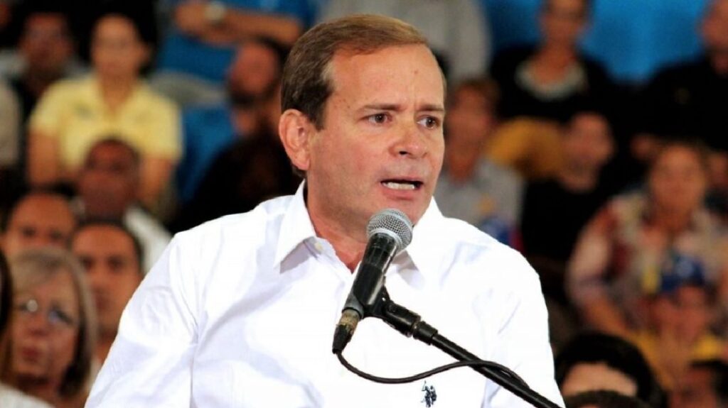 Juan Pablo Guanipa pide a PJ expulsar a Alberto Galíndez por reunirse con Jorge Rodríguez Juan Pablo Guanipa pide a PJ expulsar a Alberto Galíndez por reunirse con Jorge Rodríguez