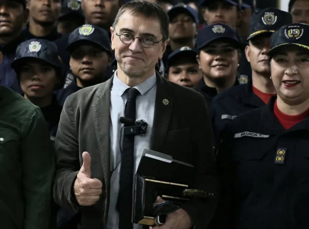 Politólogo español dictó taller sobre derechos humanos en El Helicoide