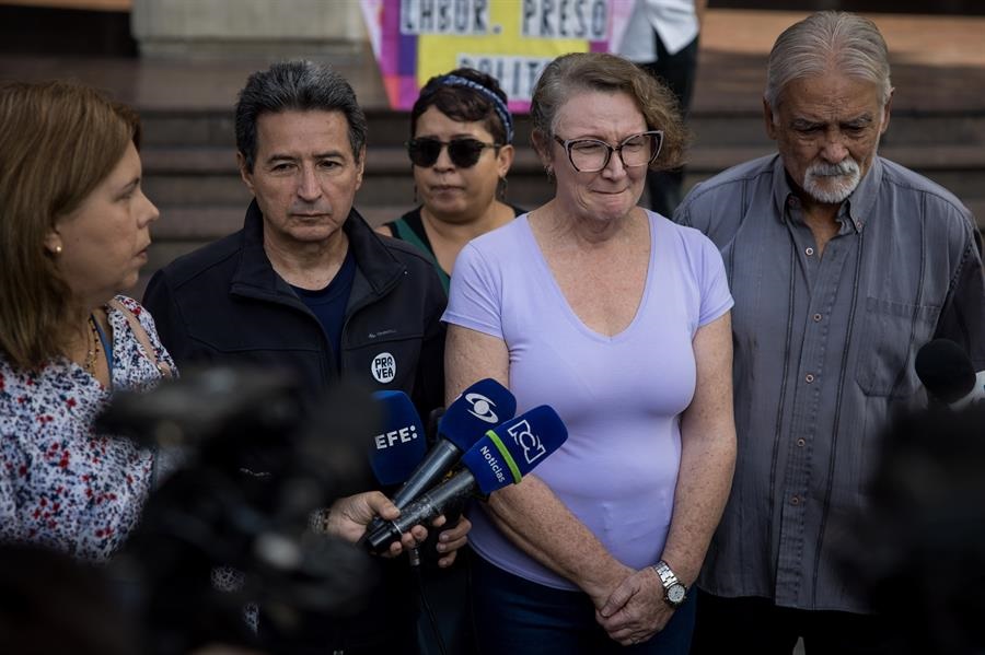 «Recorrimos todos los centros de reclusión y niegan su presencia»: esposa de Carlos Correa clama por información «Recorrimos todos los centros de reclusión y niegan su presencia»: esposa de Carlos Correa clama por información
