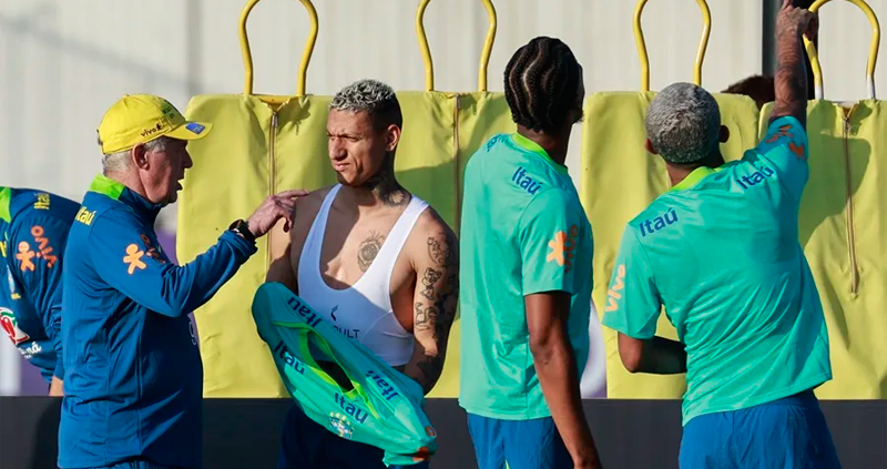 Ancelotti lidera su primer entrenamiento con Brasil con guiños a Casemiro y Richarlison