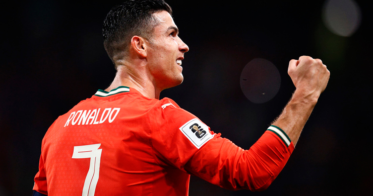 Cristiano Ronaldo marca un doblete y bate un récord histórico en las eliminatorias Cristiano Ronaldo marca un doblete y bate un récord histórico en las eliminatorias