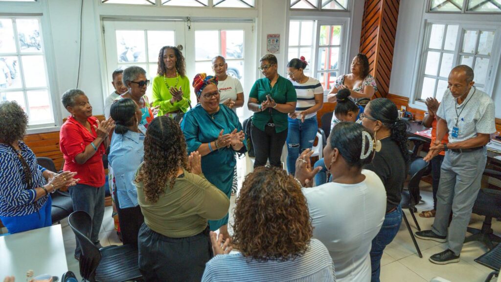 Secretaría de la Mujer promueve el liderazgo comunitario y fortalece espacios de diálogo en San Andrés Secretaría de la Mujer promueve el liderazgo comunitario y fortalece espacios de diálogo en San Andrés